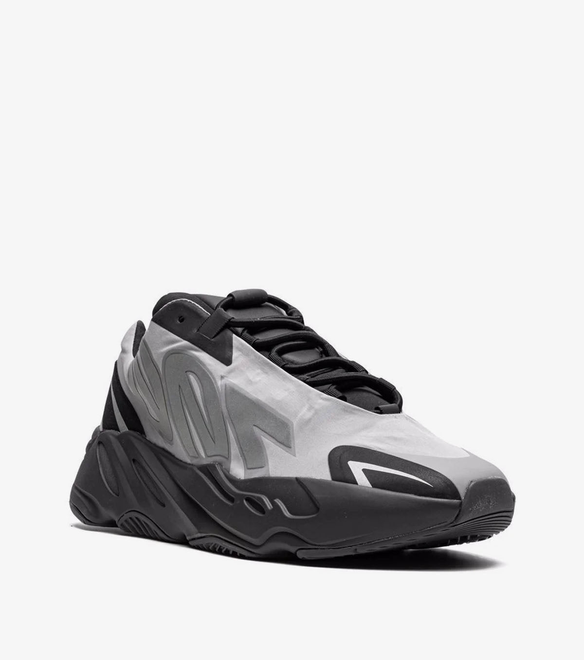 YEEZY 700 MNVN 