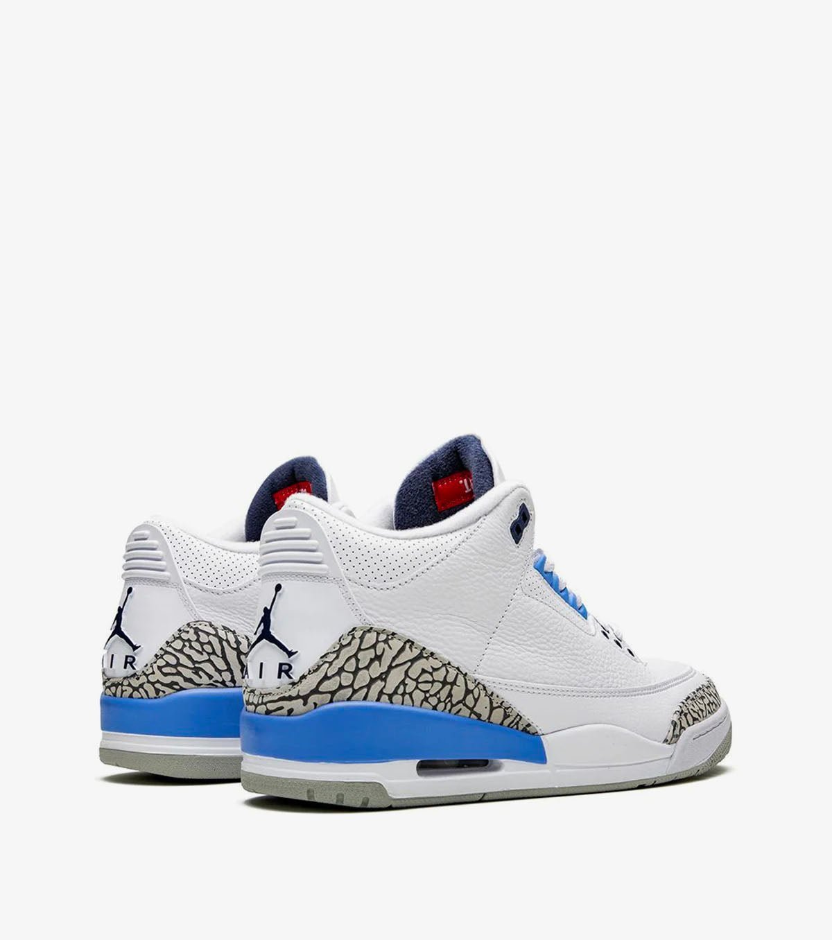 Air Jordan 3 Retro unc