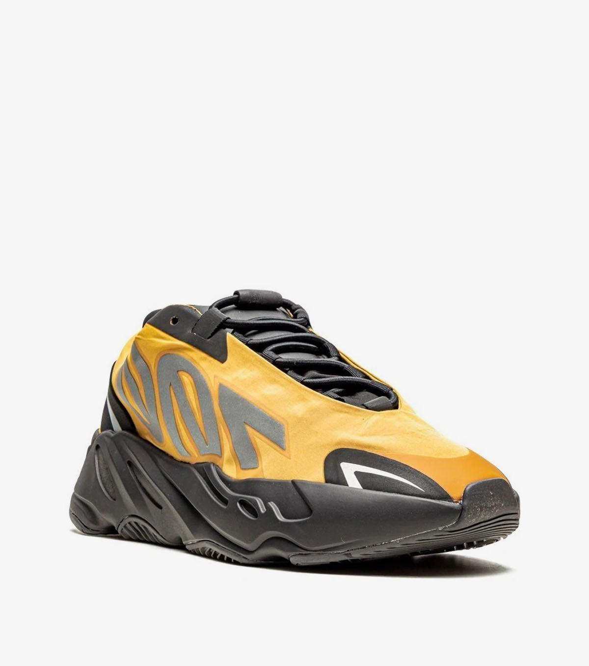 YEEZY Boost 700 MNVN 