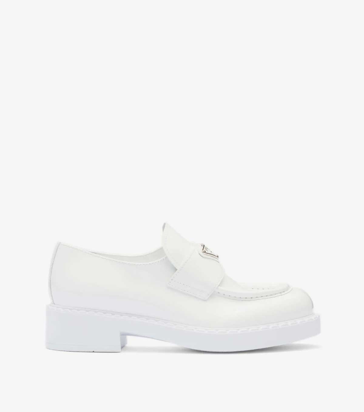 triangle logo-plaque loafers