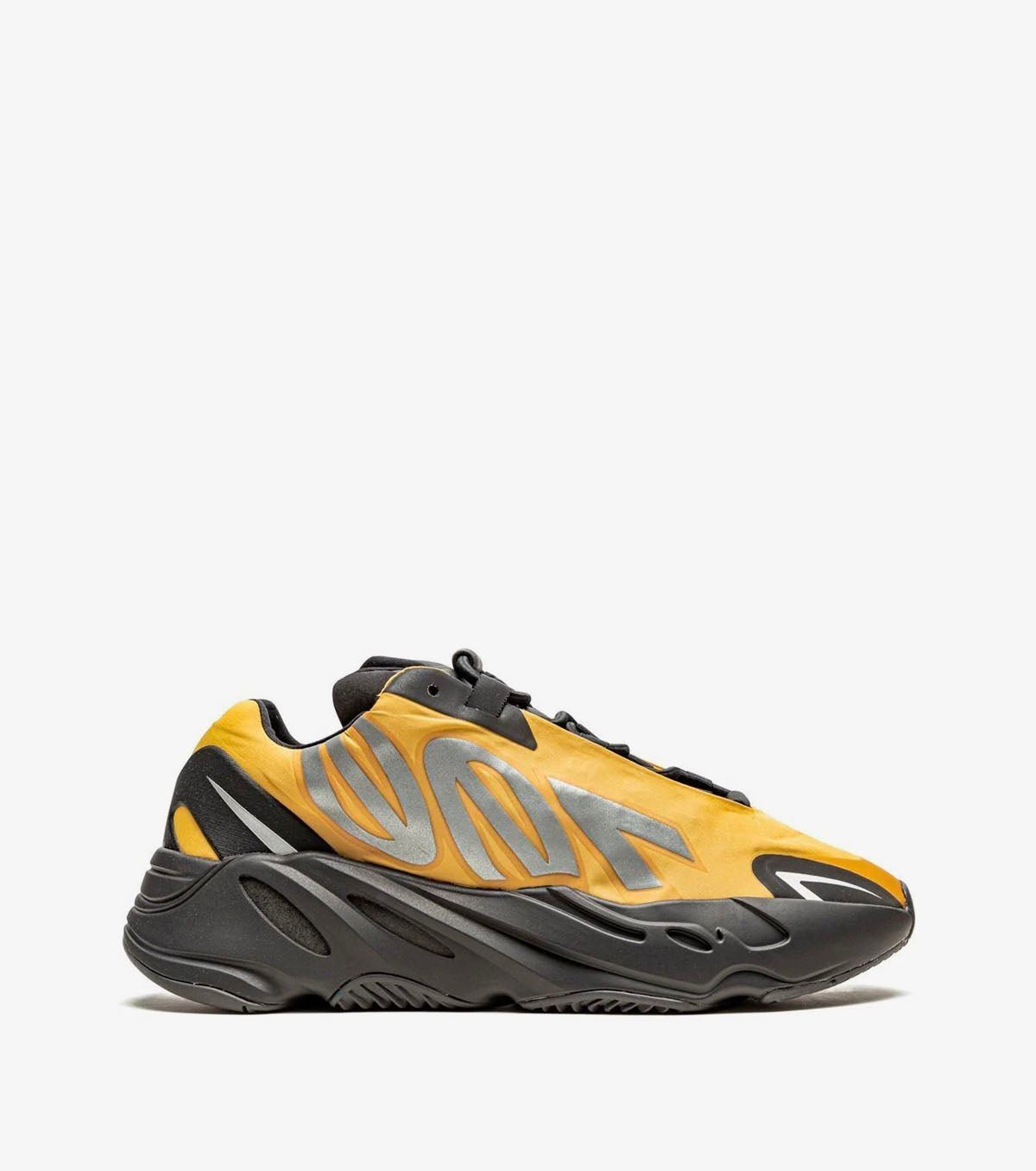 YEEZY Boost 700 MNVN 
