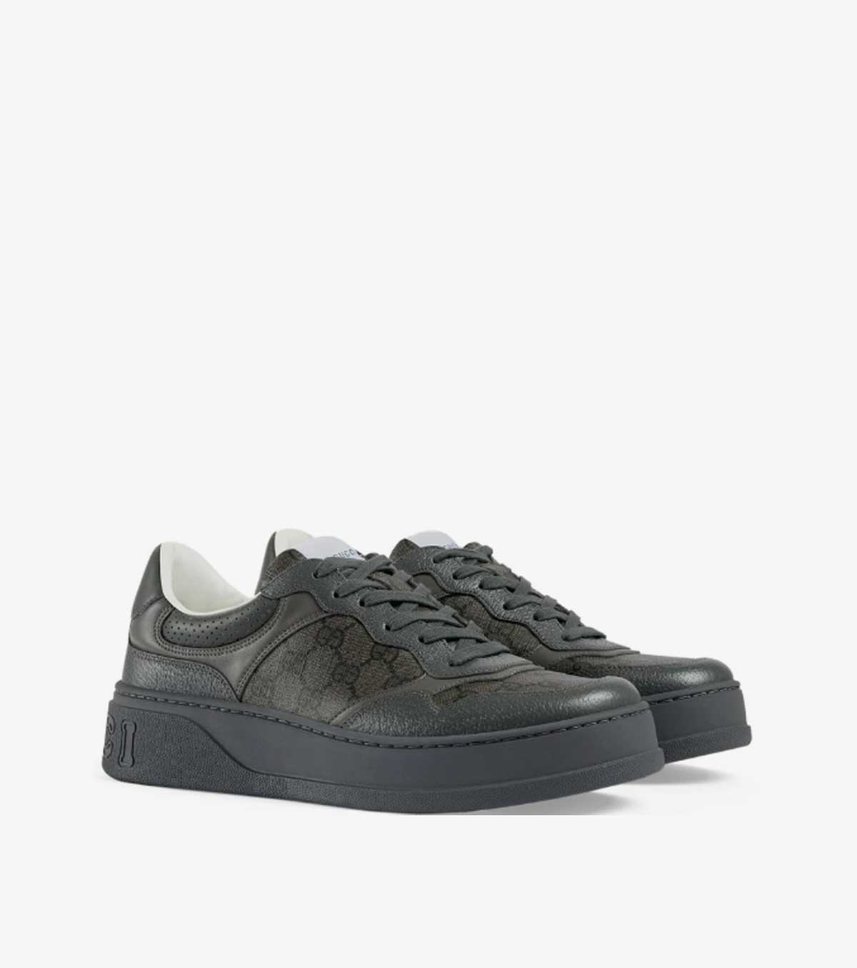 lace-up low-top sneakers
