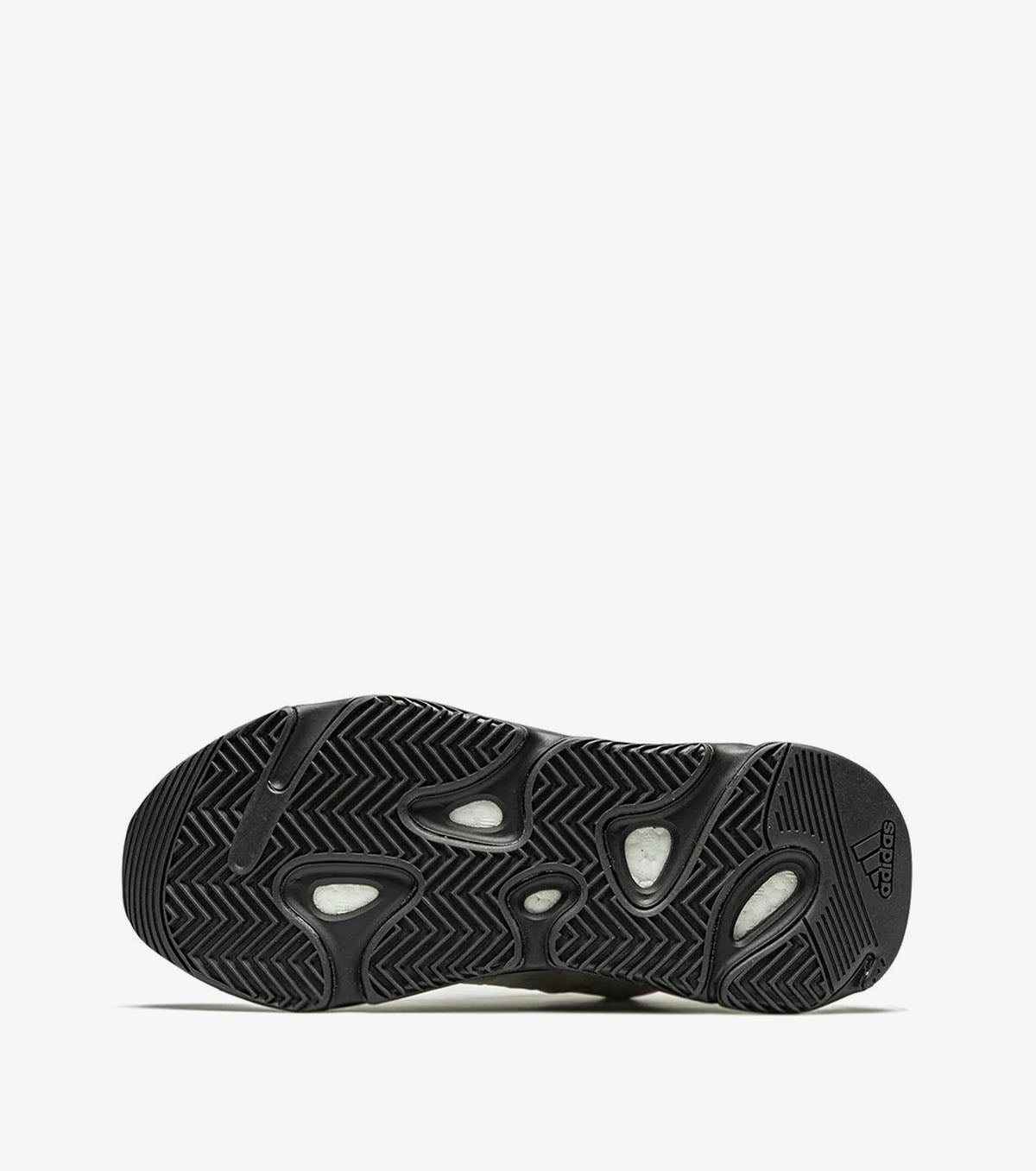 Yeezy Boost 700 MNVN 