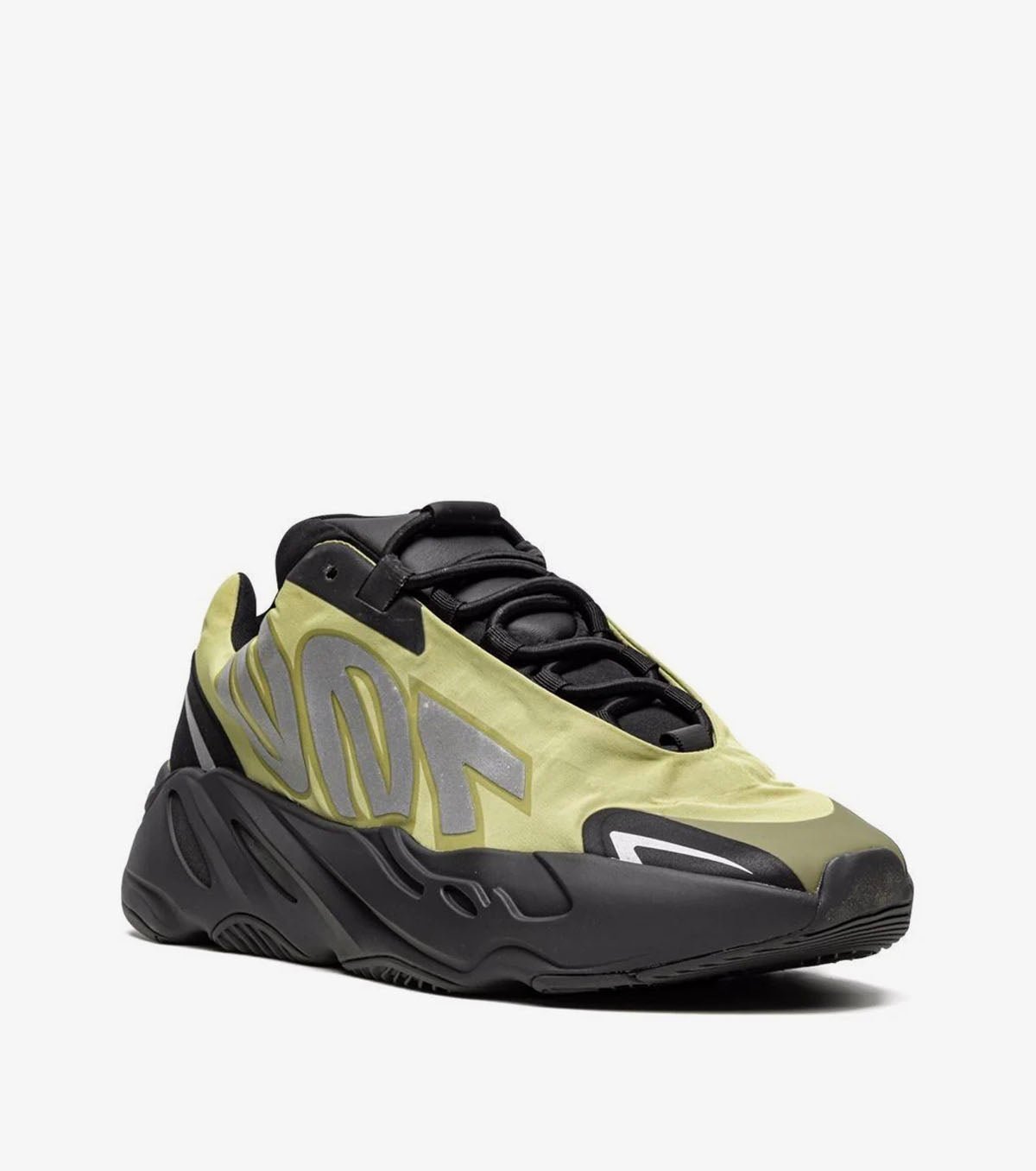 YEEZY 700 MNVN 