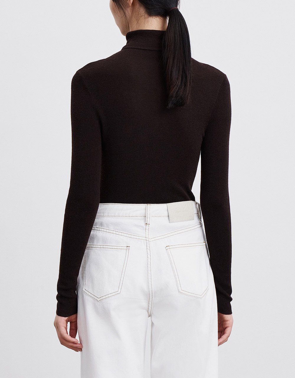 Minimalistic Turtle Neck Fitted Knit Top