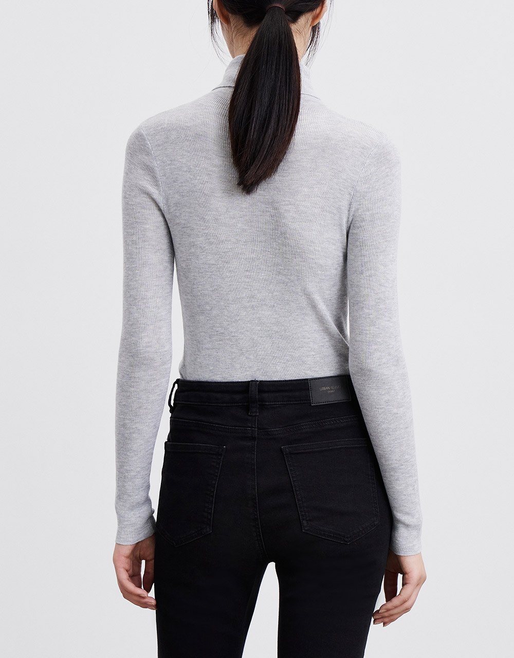 Minimalistic Turtle Neck Fitted Knit Top