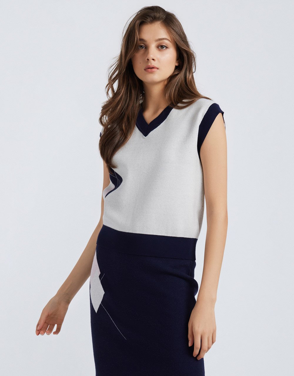 Argyle Pattern Contrast Trim Sweater Vest