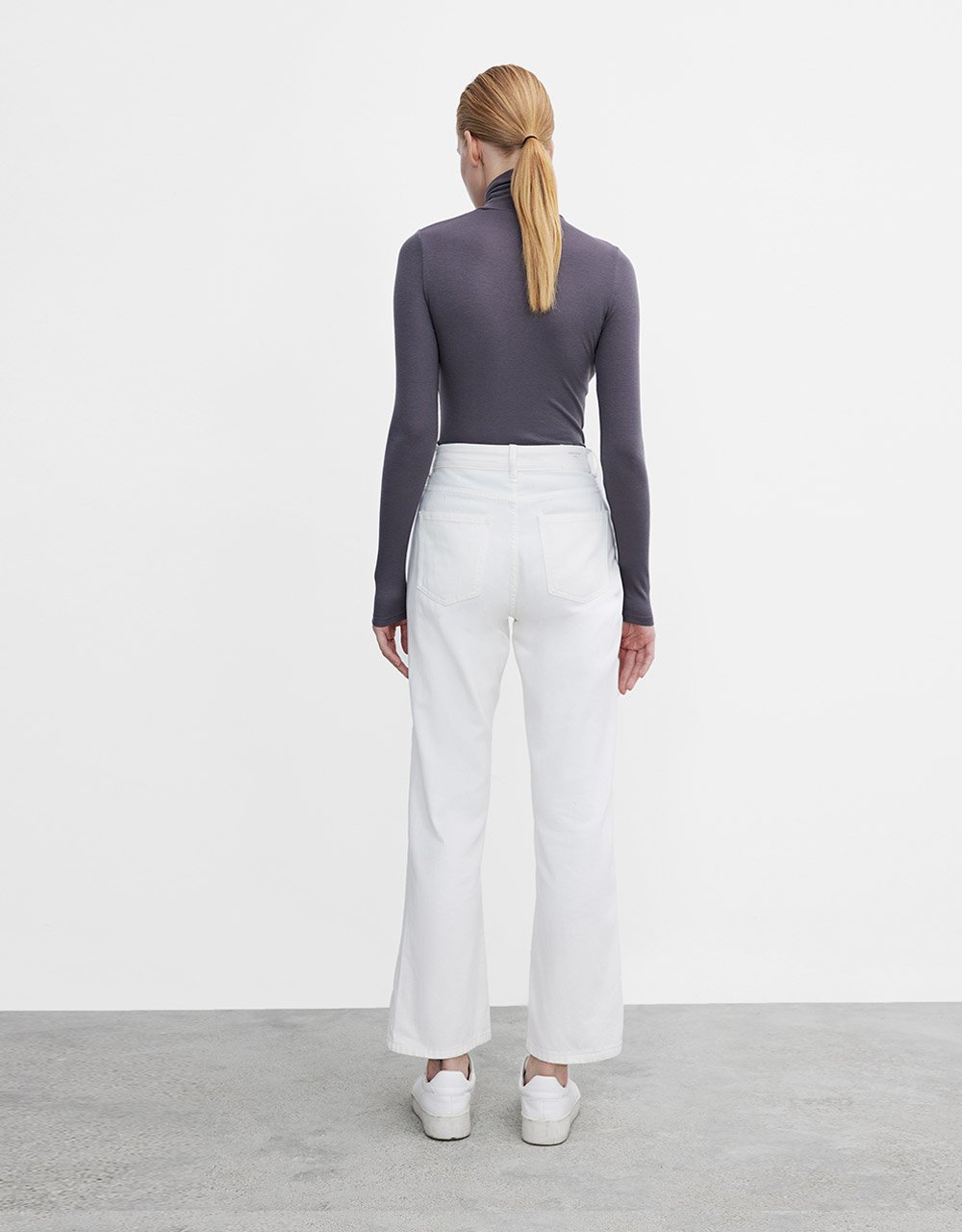 Minimalistic Solid Turtle Neck Fitted Top