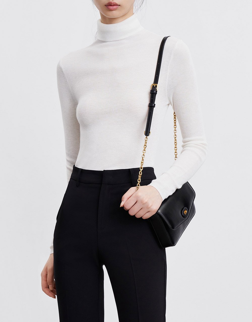 Minimalistic Turtle Neck Fitted Knit Top