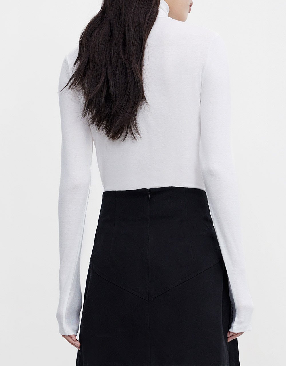 Minimalistic Solid Turtle Neck Fitted Top