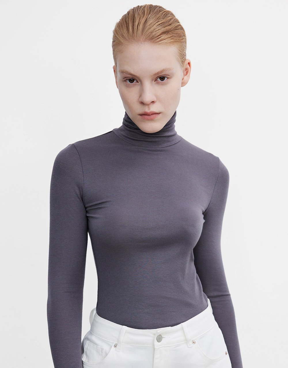 Minimalistic Solid Turtle Neck Fitted Top