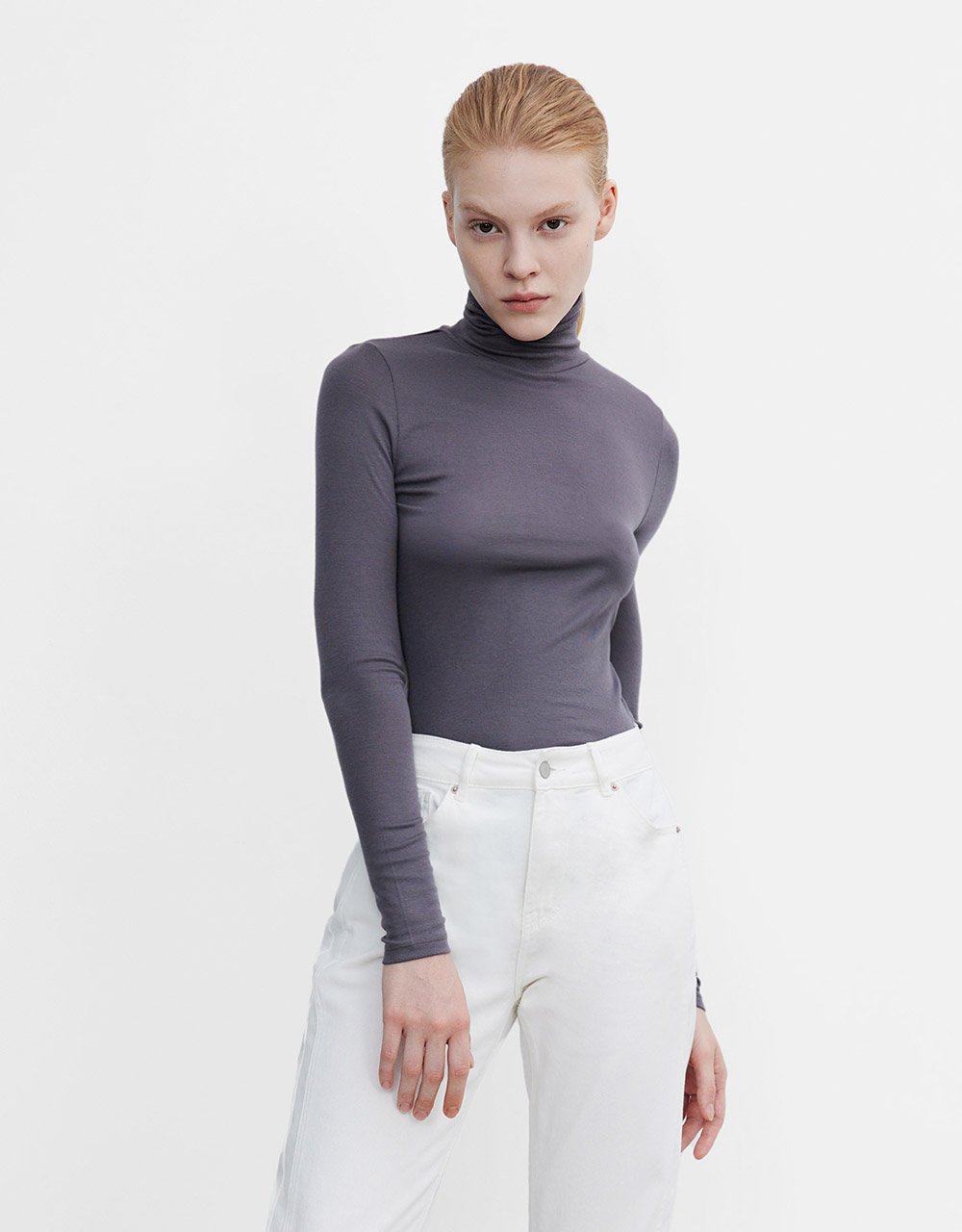 Minimalistic Solid Turtle Neck Fitted Top