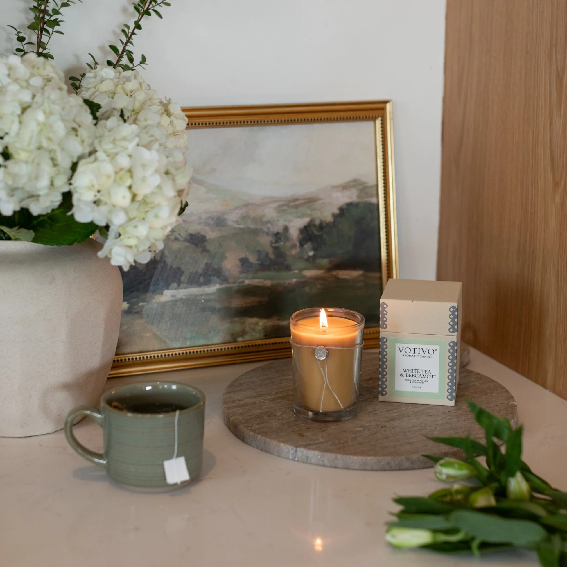 White Tea & Bergamot 6.8 oz Aromatic Candle