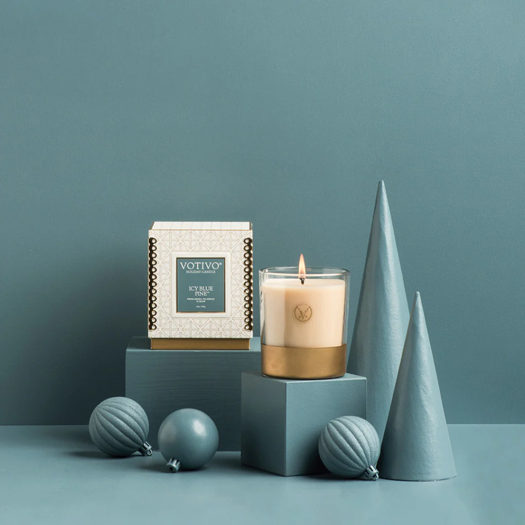 Icy Blue Pine 10 oz. Holiday Candle