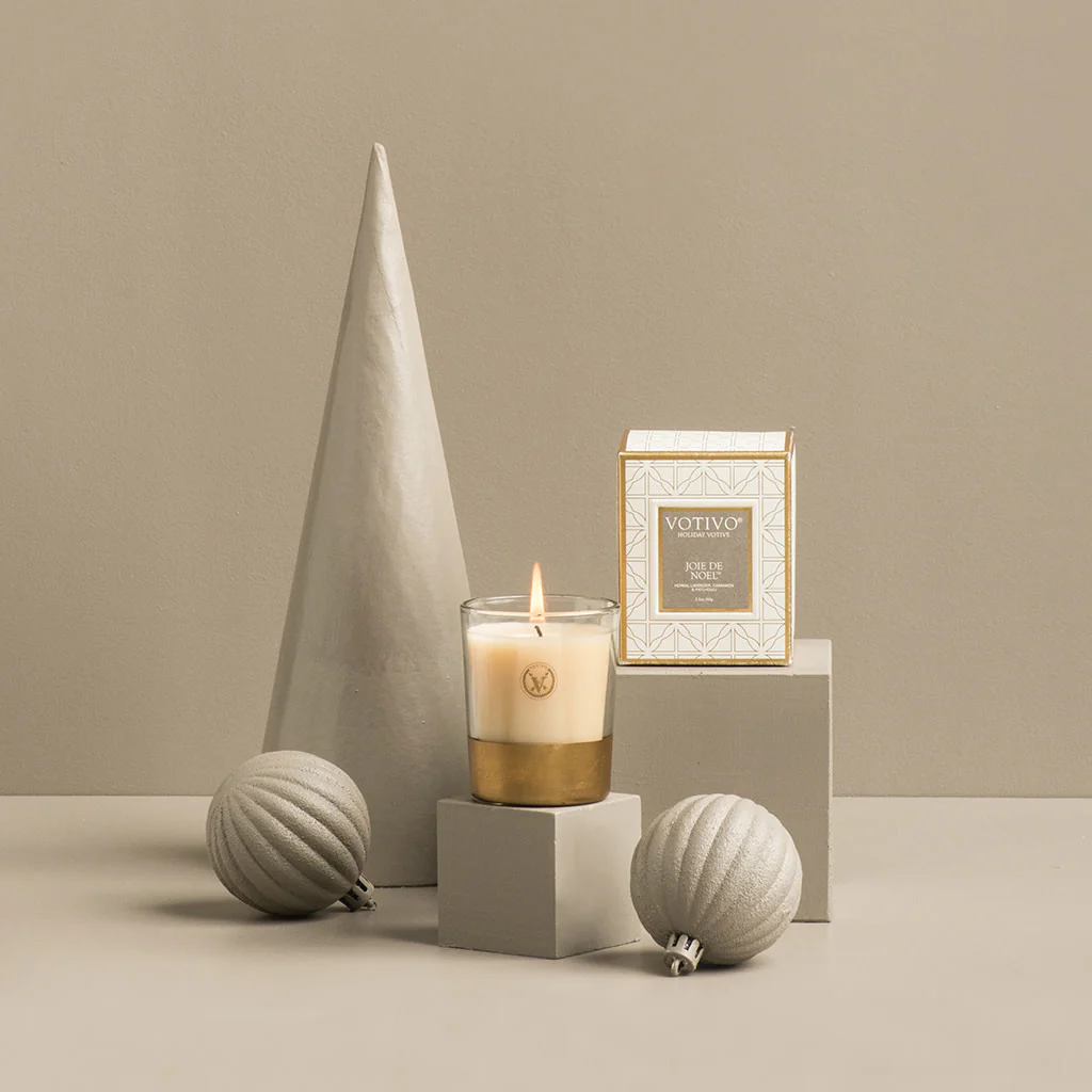 Joie de Noel 10 oz. Holiday Candle