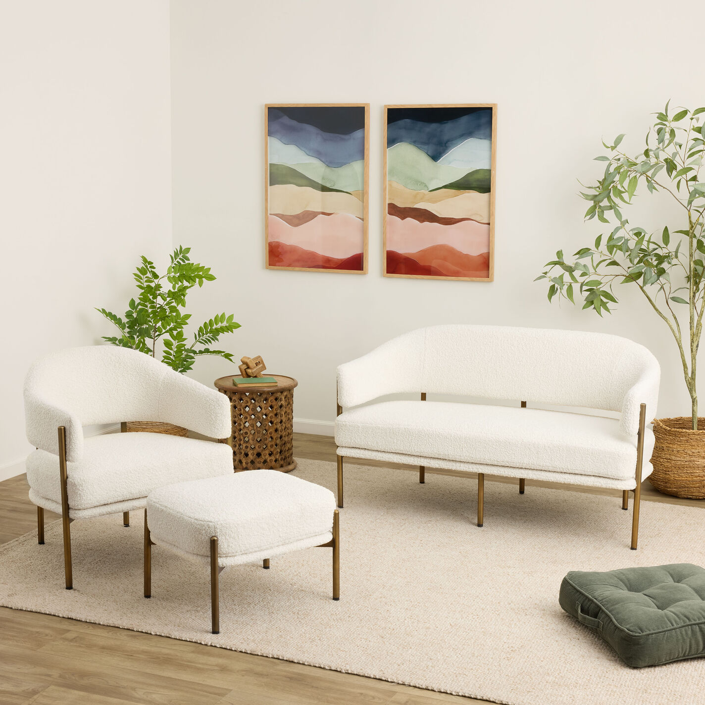 Rylan Faux Sherpa Curved Back Chair