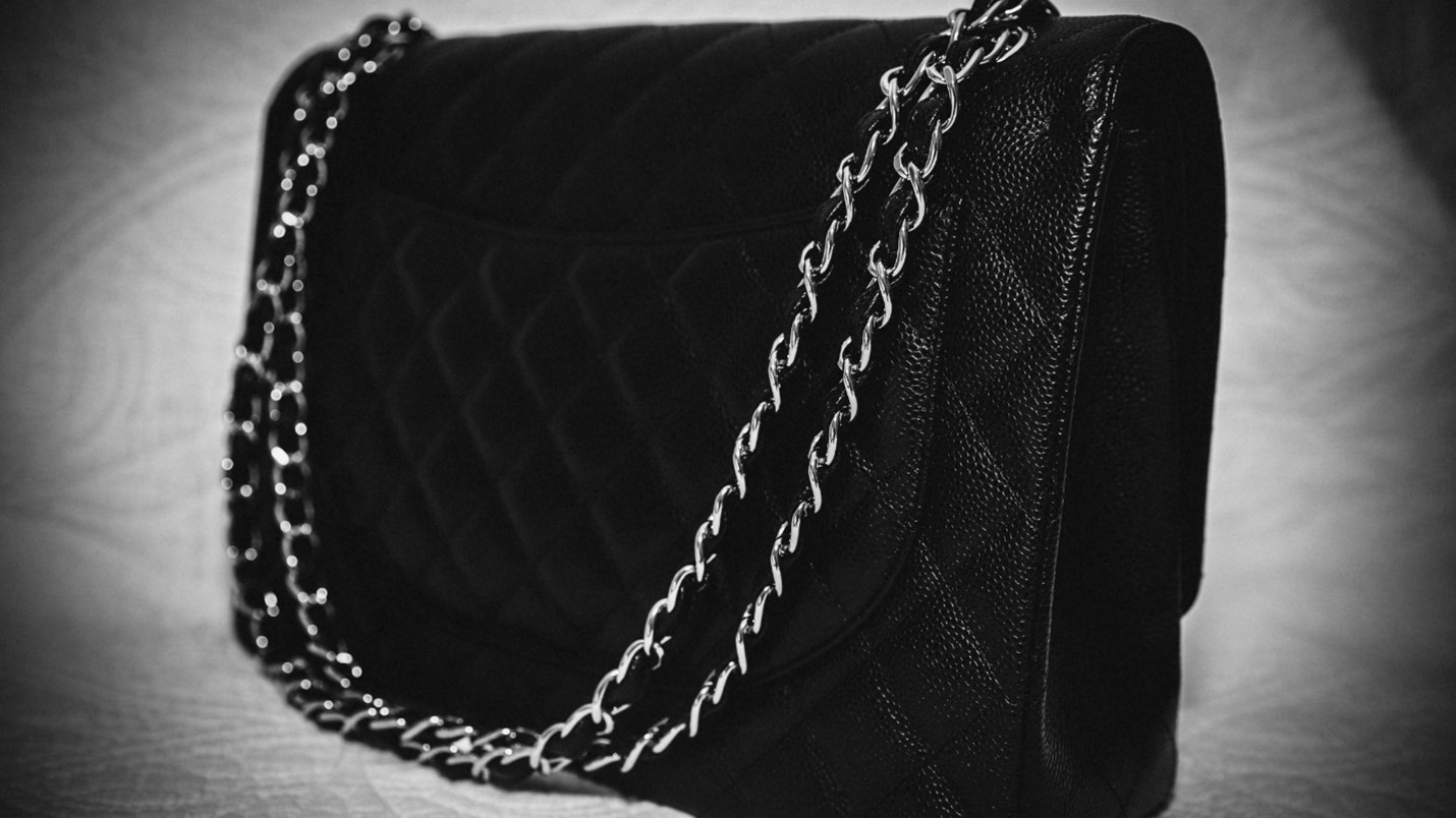 Close up view of Gulina online chanel handbag