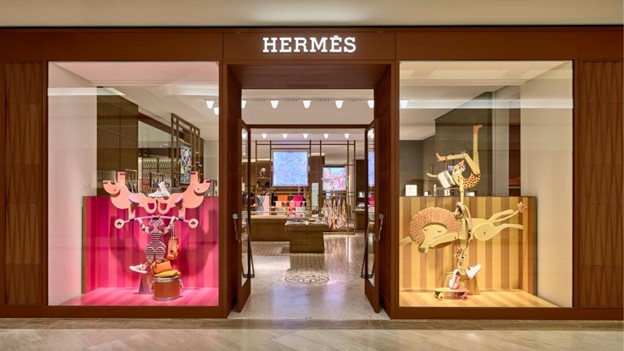 Outside view of hermes outlet view in mall