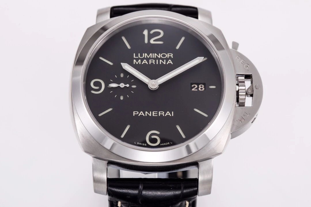 Luminor 1950 3 Days Automatic Stainless Steel with Black Dial and Black Leather Strap (44mm)
