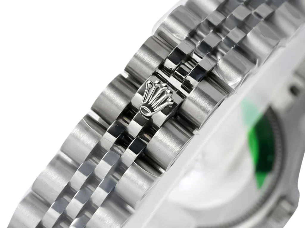 Lady-Datejust 28 Stainless Steel on Jubilee with White Dial (Roman Numerals) and Fluted Bezel