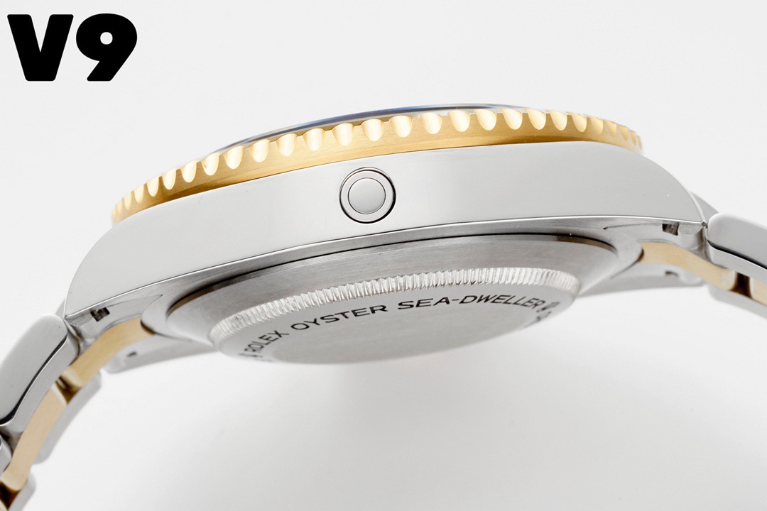 Sea-Dweller 126600 Yellow Gold and Stainless Steel with Black Dial （43mm）