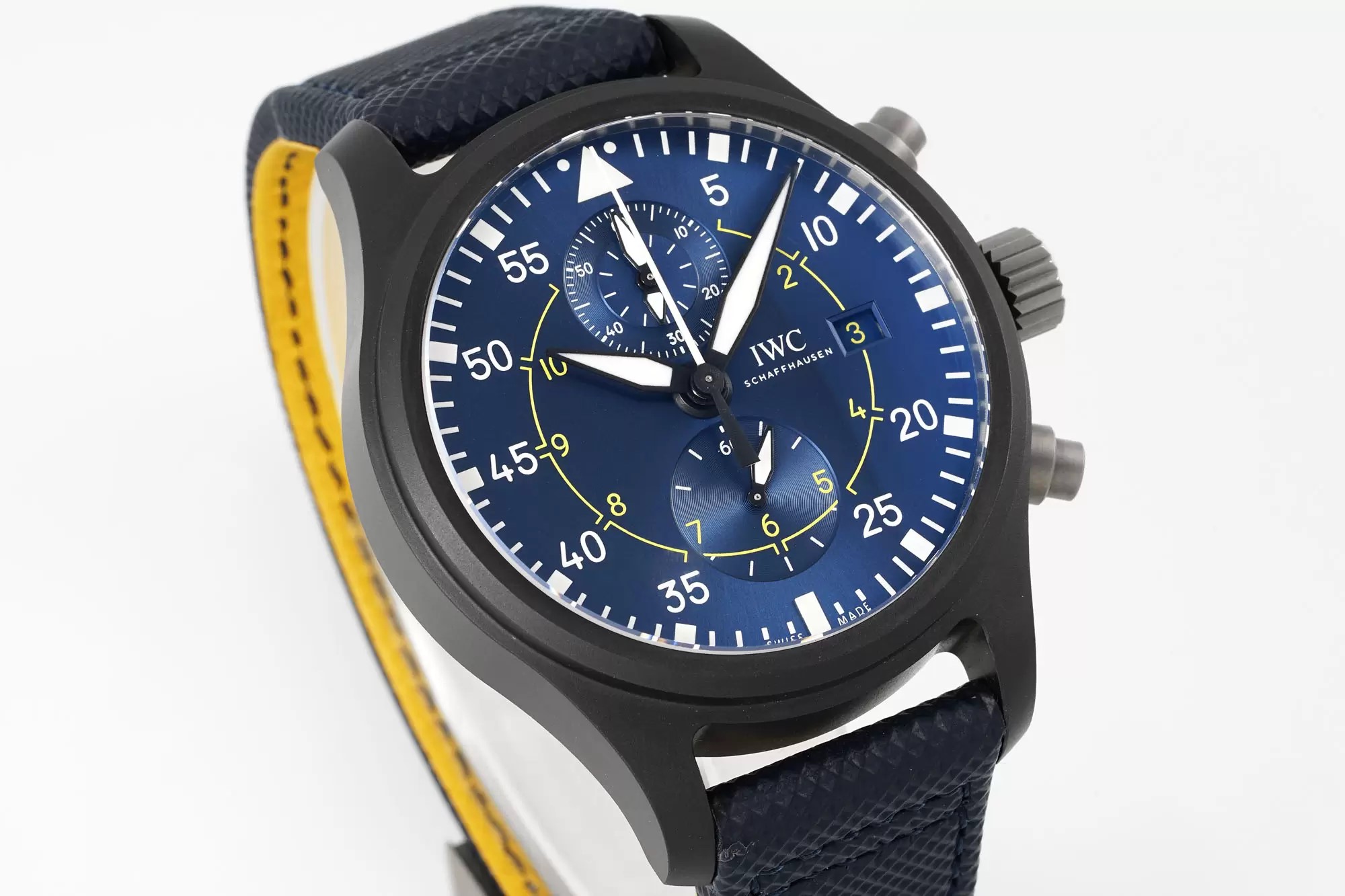 IWC Pilot's Watch Blue Angle Ceramic Case with Black Dial(44mm)