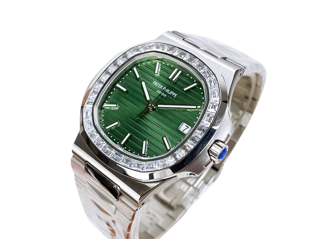Nautilus Stainless Steel with Green Dial and Diamond Bezel (40mm)