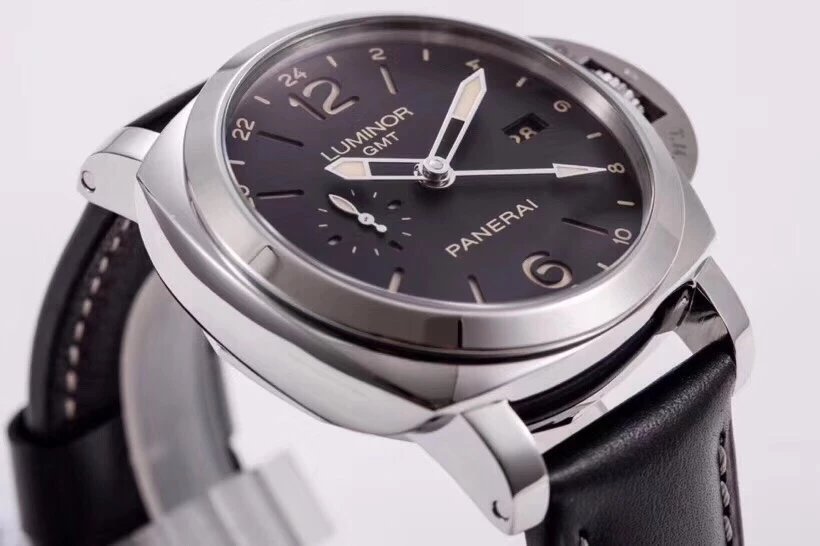 Luminor 1950 3 Days GMT 24h Automatic Acciaio Stainless Steel Case with Black Dial and Black Strap (44mm)