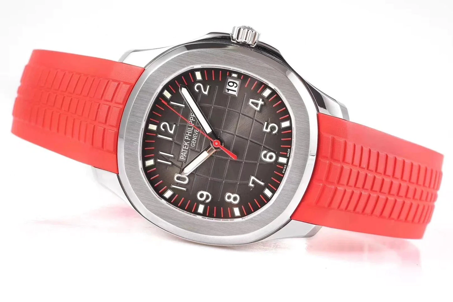 Aquanaut Stainless Steel 'Singapore' with Black Dial (40mm)