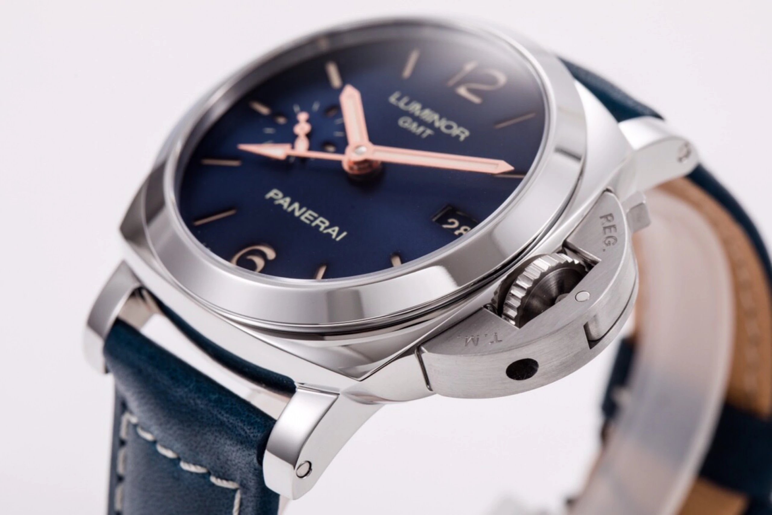 Luminor 1950 3 Days GMT Automatic Acciaio Boutique Blue Stainless Steel Case with Blue Sunburst dial and blue strap (42mm)