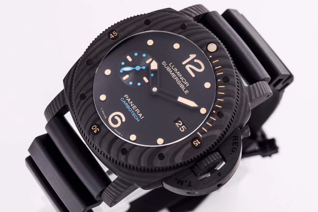 Luminor Submersible 47 3 Days Automatic 'Carbotech' Titanium and Carbon Case with black dial and Black strap (47mm)