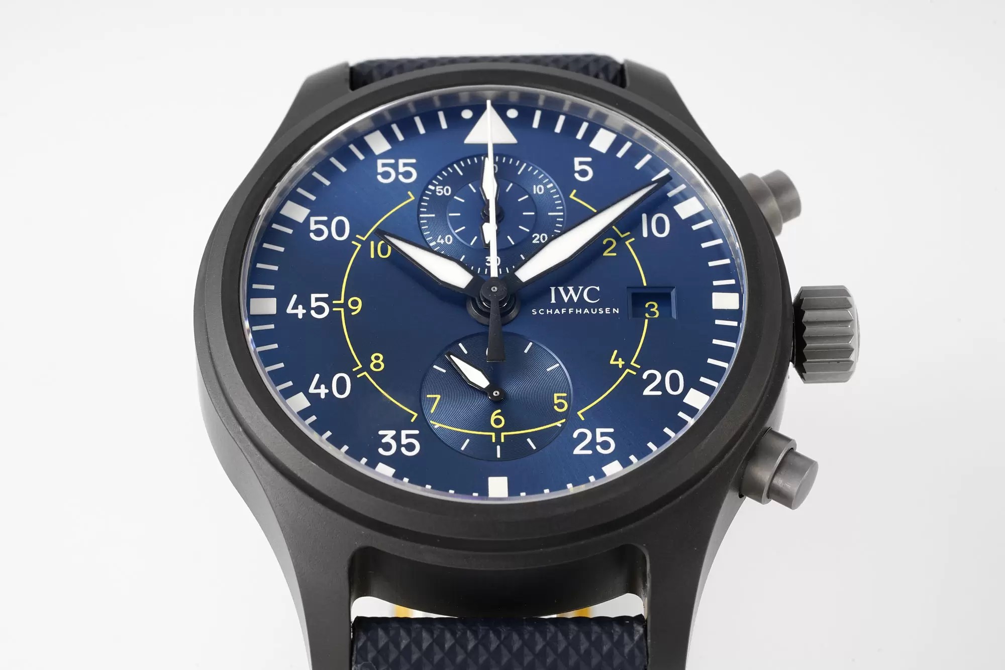 IWC Pilot's Watch Blue Angle Ceramic Case with Black Dial(44mm)