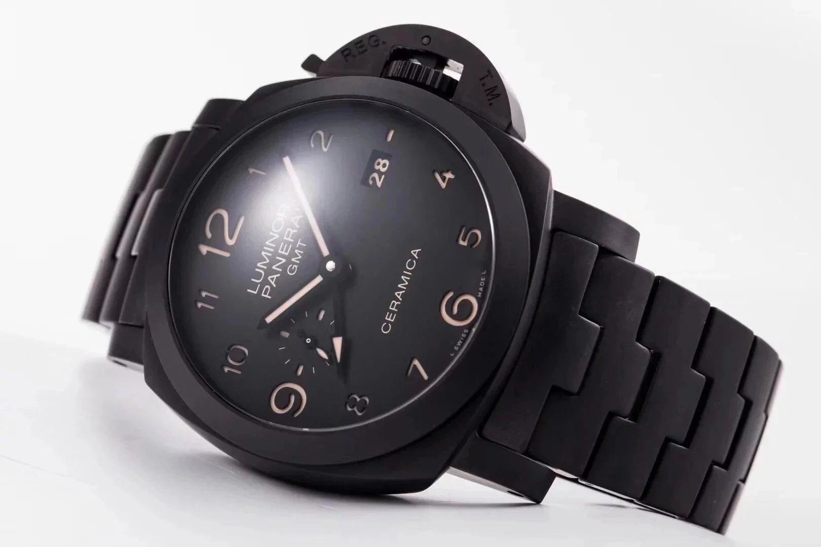 Luminor 1950 3 Days GMT Automatic Titanium and Ceramic Case with Black Dial (44mm)