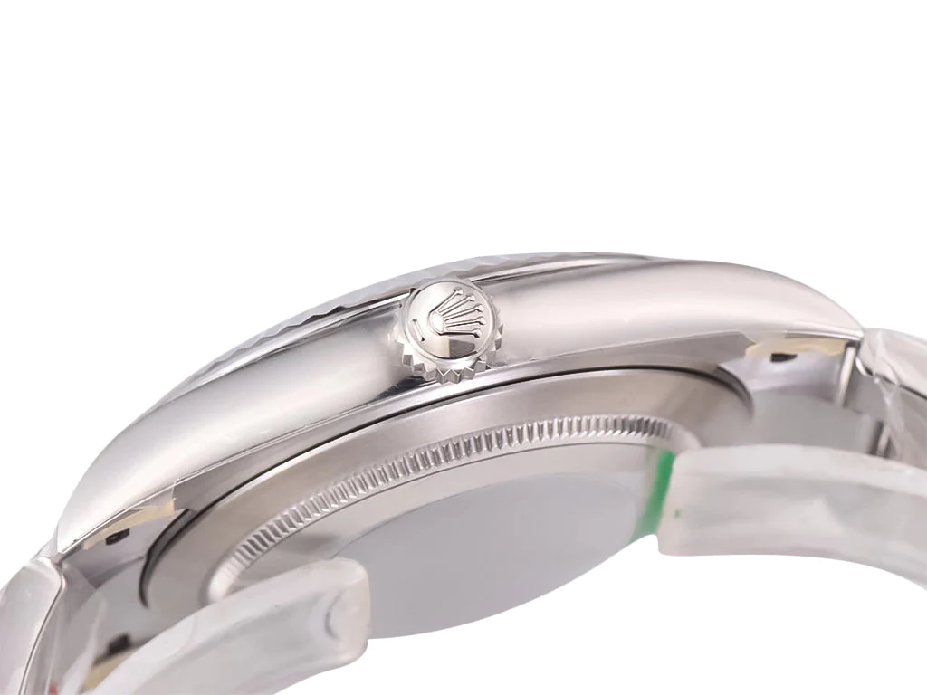 Datejust 41 Stainless Steel on Oyster with Silver Dial and Fluted Bezel (Roman Numerals)