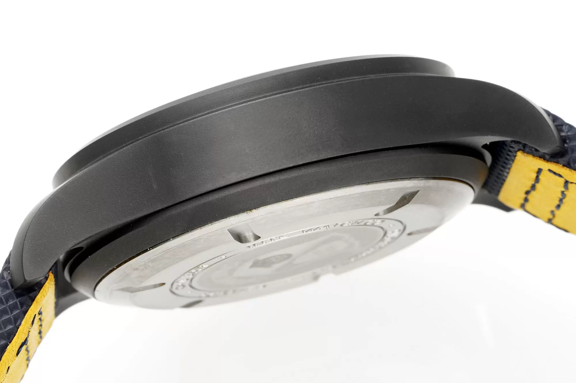 IWC Pilot's Watch Blue Angle Ceramic Case with Black Dial(44mm)