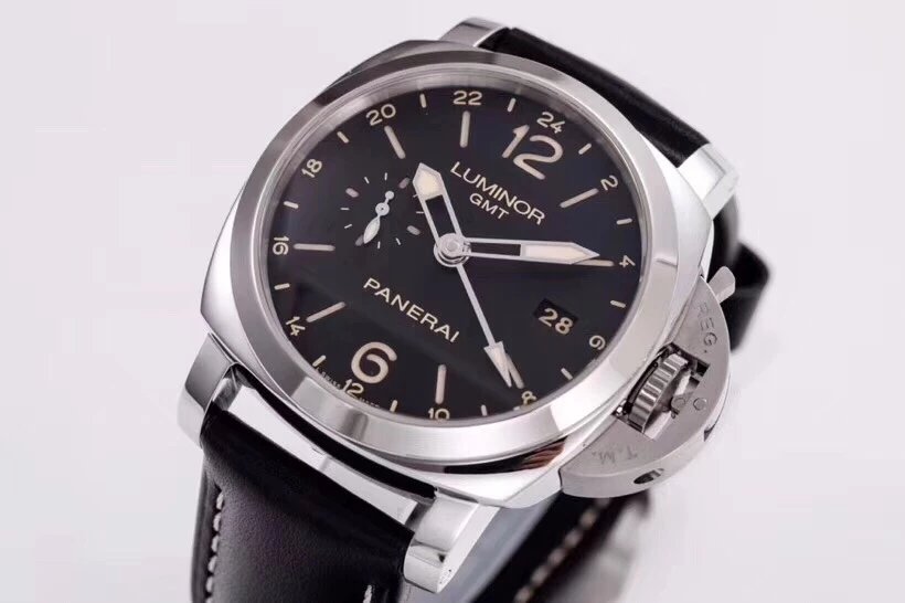 Luminor 1950 3 Days GMT 24h Automatic Acciaio Stainless Steel Case with Black Dial and Black Strap (44mm)