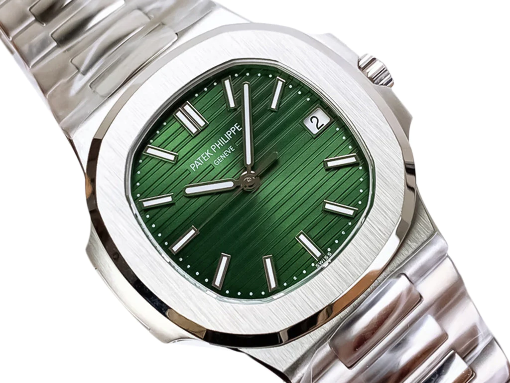 Nautilus Stainless Steel with Green Dial (40mm)