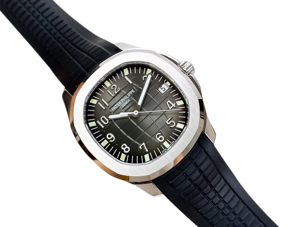 Aquanaut Stainless Steel with Black Dial (40mm)