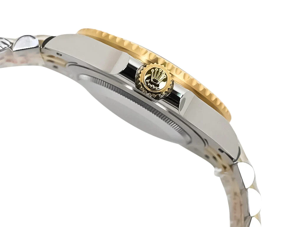 GMT-Master II Two-Tone with Black Dial on Jubilee (40mm)