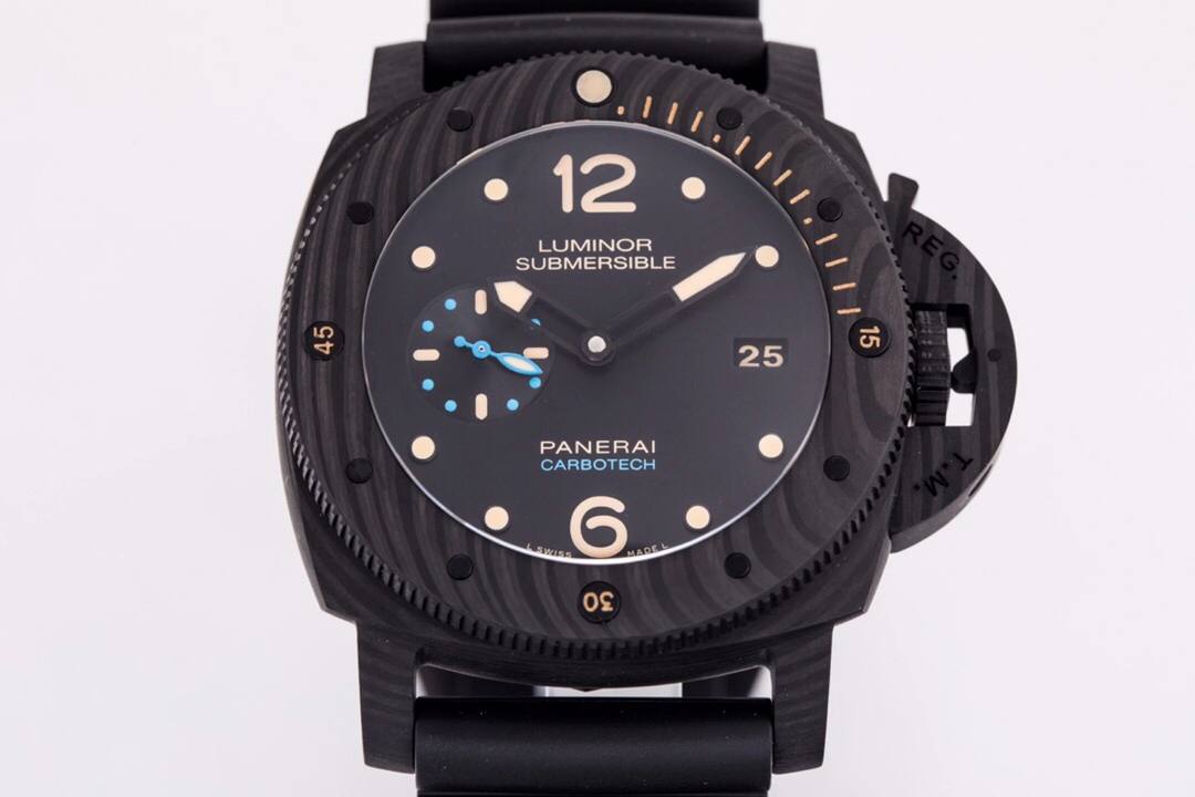 Luminor Submersible 47 3 Days Automatic 'Carbotech' Titanium and Carbon Case with black dial and Black strap (47mm)
