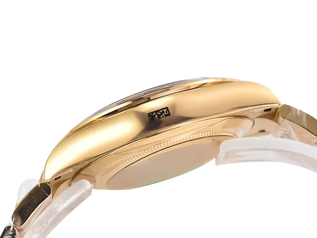 Cosmograph Daytona Yellow Gold with Black Dial