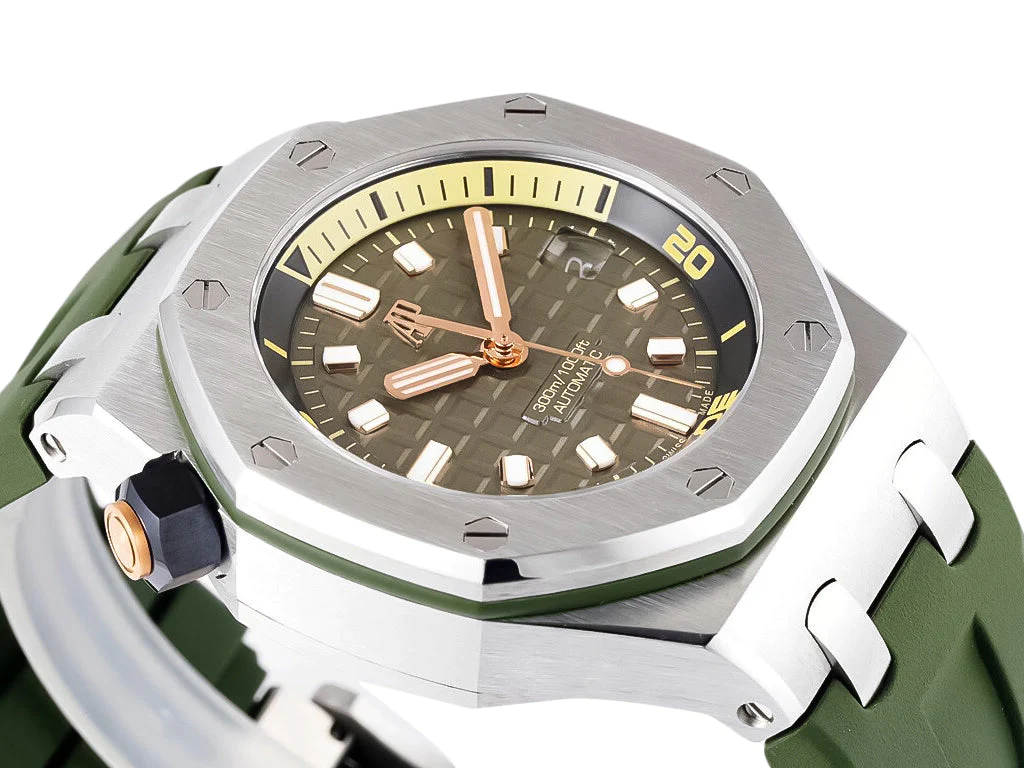 Royal Oak 'Offshore Diver' Stainless Steel with Green Dial (42mm)