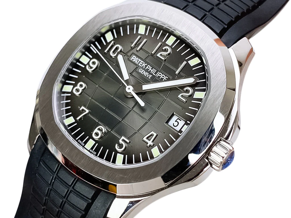 Aquanaut Stainless Steel with Black Dial (40mm)