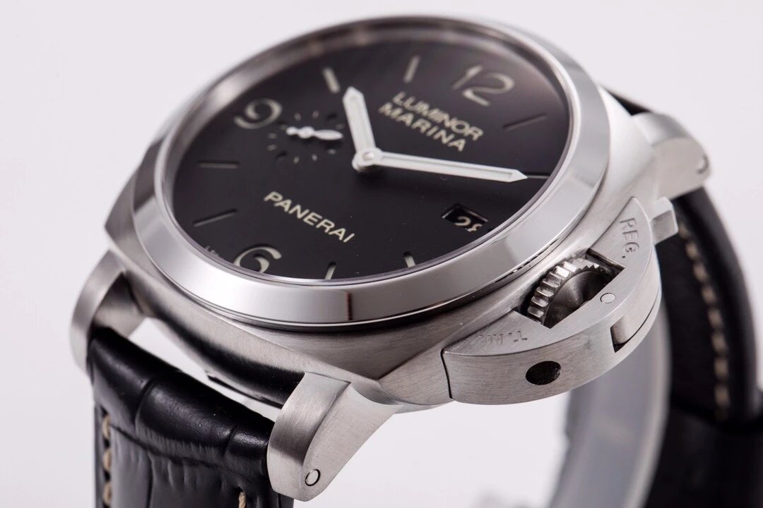 Luminor 1950 3 Days Automatic Stainless Steel with Black Dial and Black Leather Strap (44mm)