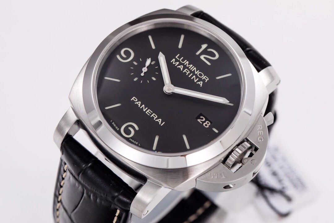 Luminor 1950 3 Days Automatic Stainless Steel with Black Dial and Black Leather Strap (44mm)