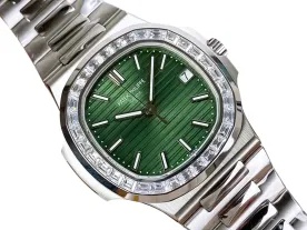Nautilus Stainless Steel with Green Dial and Diamond Bezel (40mm)