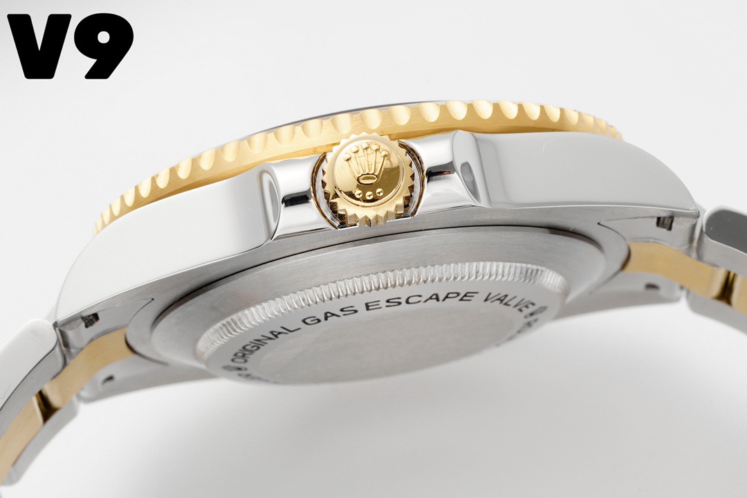 Sea-Dweller 126600 Yellow Gold and Stainless Steel with Black Dial （43mm）