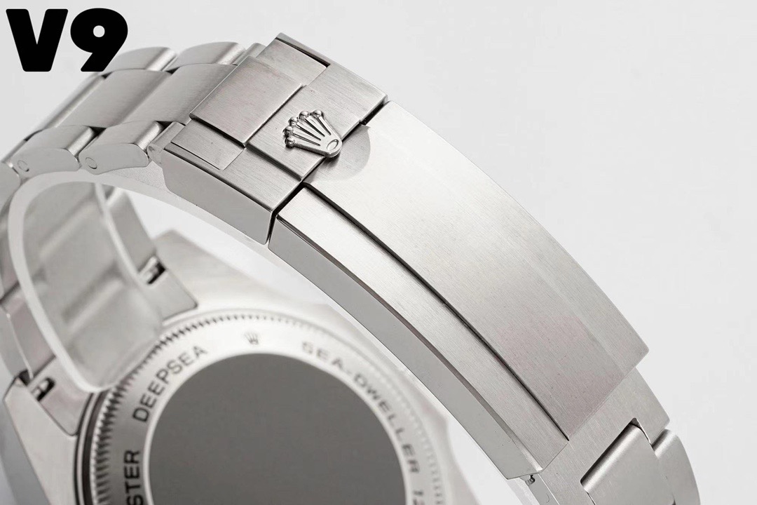 Sea-Dweller 126600 Stainless Steel with Black Dial (44mm)