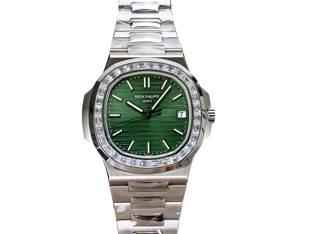Nautilus Stainless Steel with Green Dial and Diamond Bezel (40mm)