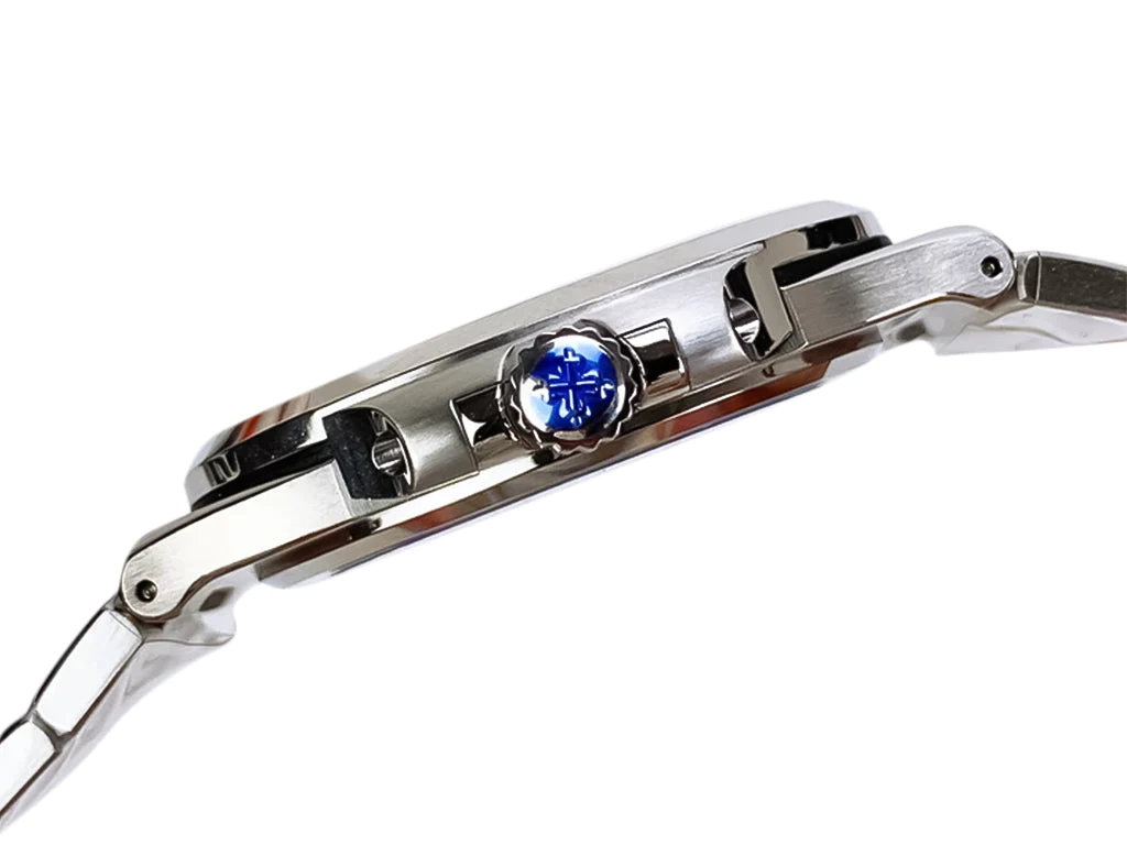 Nautilus Stainless Steel with Green Dial and Diamond Bezel (40mm)